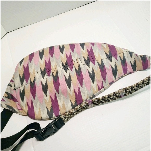 Kavu Rope Sling Bag Southwestern Tribal Print Pink Purple Gray Crossbody - Picture 4 of 5